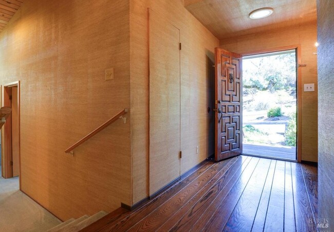 Building Photo - 3 Oak Grove Way