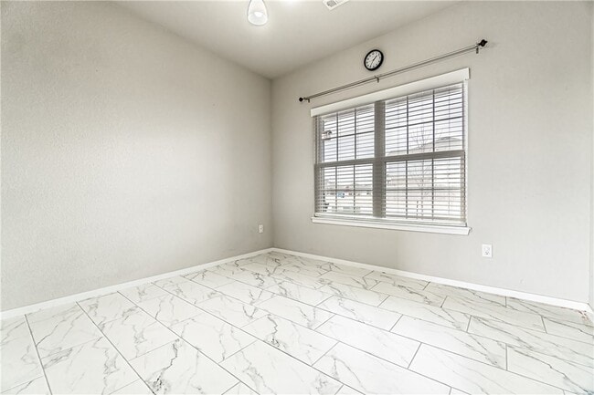 Building Photo - 6609 SW Warrington Rd