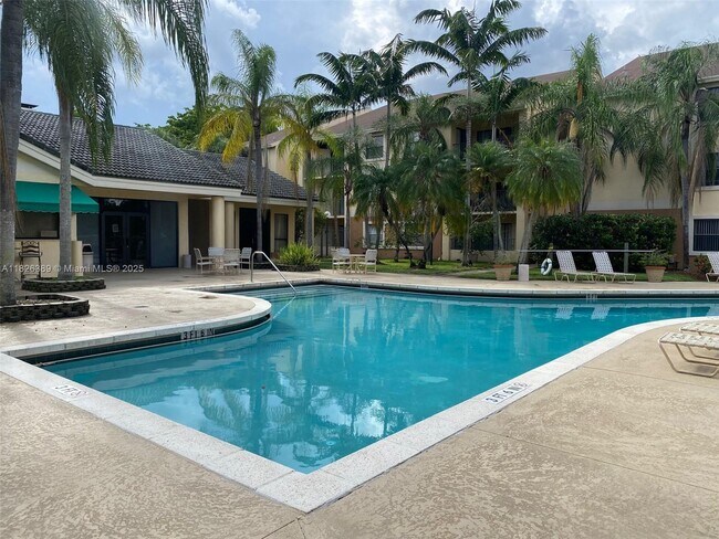 Building Photo - 9999 Summerbreeze Dr