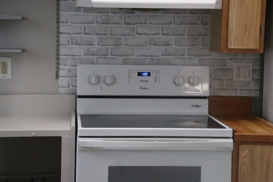 Building Photo - 318 107th St SW