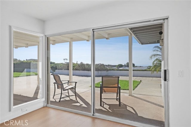 Building Photo - 2501 Blue Water Dr