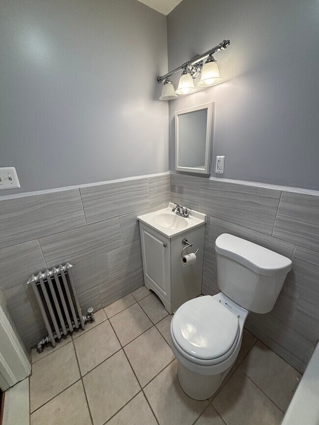 Building Photo - 4 Bedrooms 2 Bathrooms, 21239