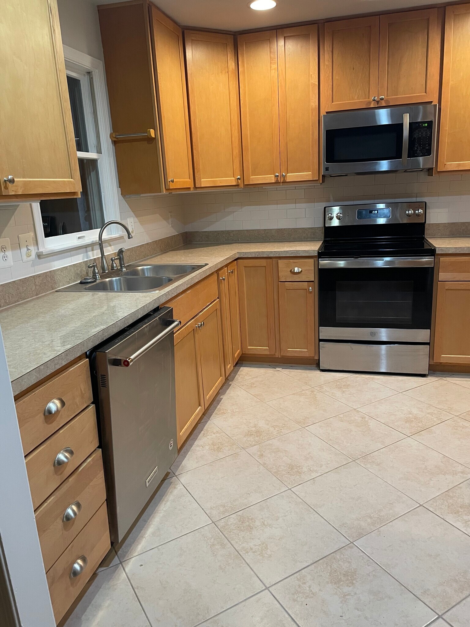 Building Photo - 7288 Beechtree Ln