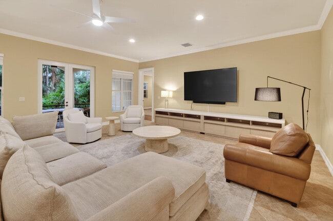 Building Photo - 353 Chambord Terrace