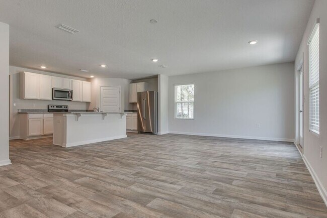 Building Photo - 5719 Guinevere Ln