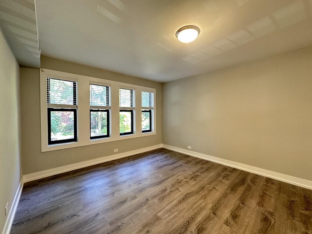 Building Photo - 1122 Maple Ave
