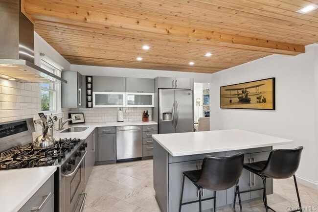 Building Photo - 80 Towd Point Rd