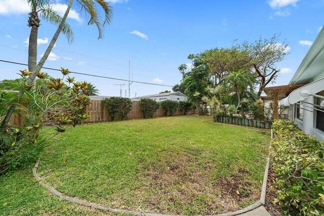 Building Photo - 470 Watts Way