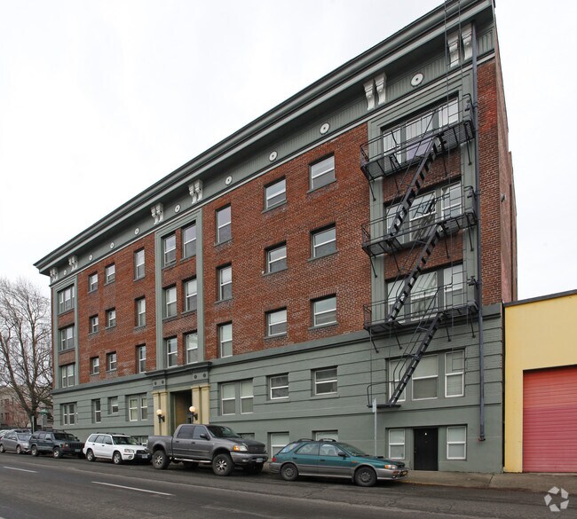 Carlton Court Condominiums 1631 NW Everett St Portland OR 97209 Apartment Finder