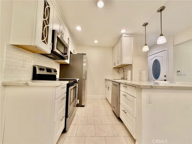 Building Photo - 28947 Thousand Oaks Blvd