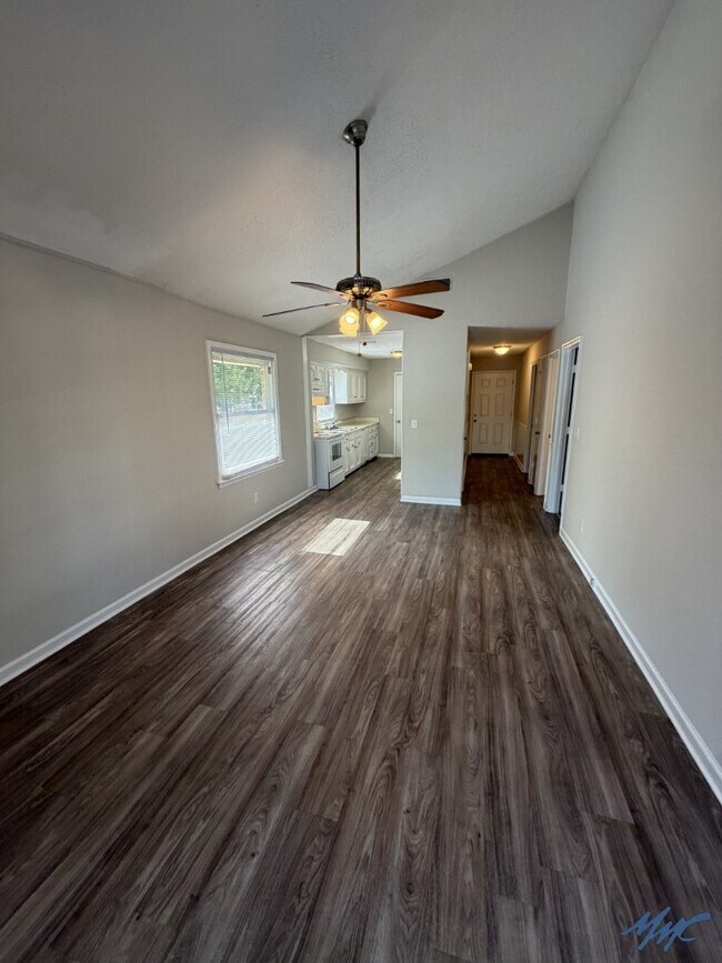 Building Photo - 1206 Hamilton Dr
