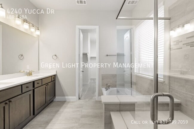 Building Photo - 4240 Yucca Dr