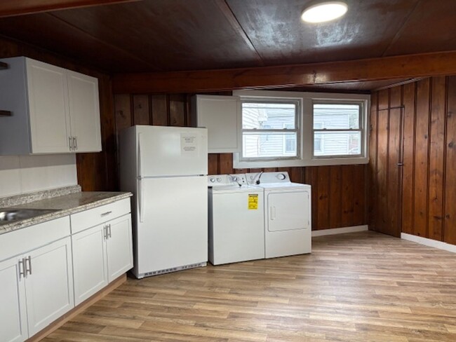 Building Photo - 137 N Potomac St