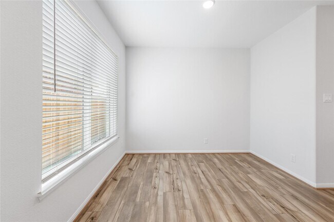 Building Photo - 208 Cambria Green Ln