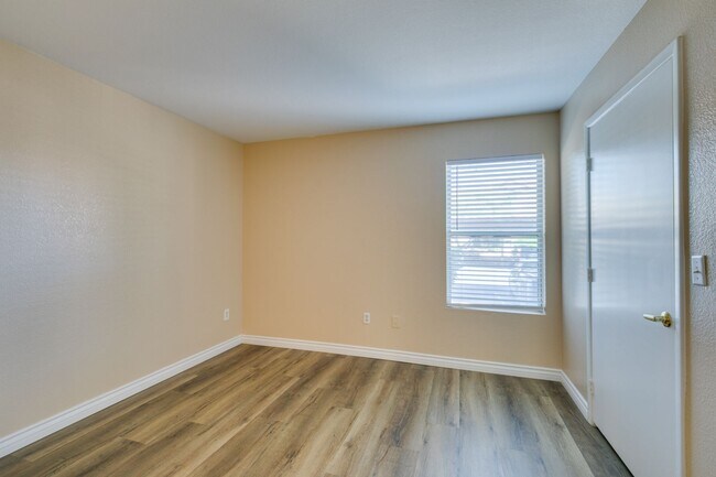 Building Photo - 2300 E Silverado Ranch Blvd