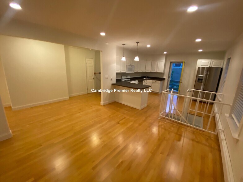 Primary Photo - 79 Kirkland St