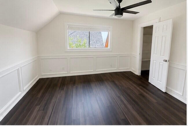 Building Photo - 6918 Marisol Dr