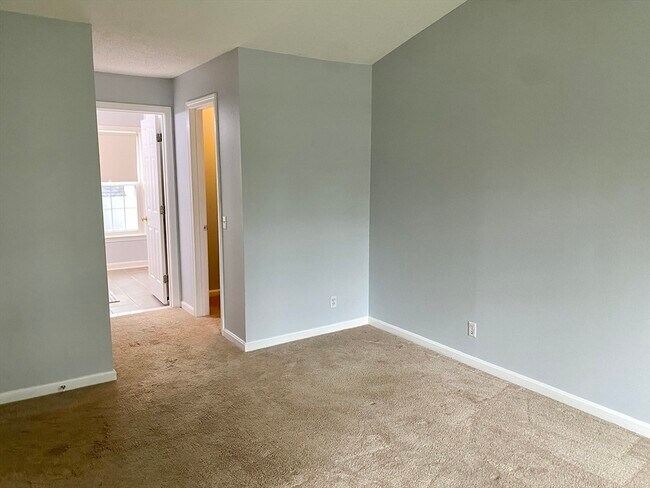 Building Photo - 152 Tyson Commons Ln