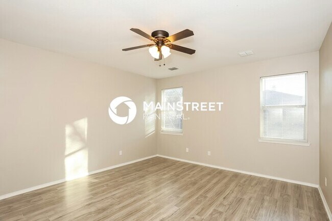 Building Photo - 5 Bedroom Pet-Friendly Home in Arlington, TX with Main Street Renewal