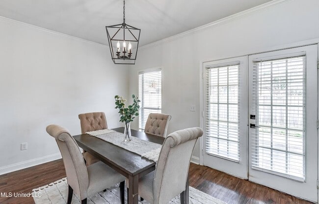 Building Photo - 120 Lennox Pl