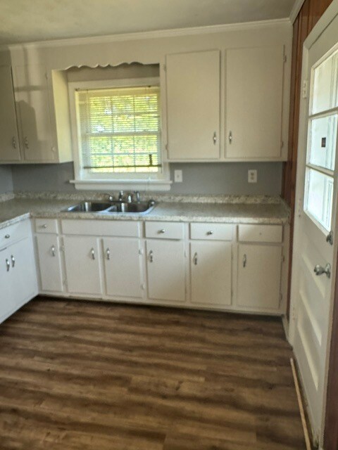 Building Photo - 1639 Sunbury Rd