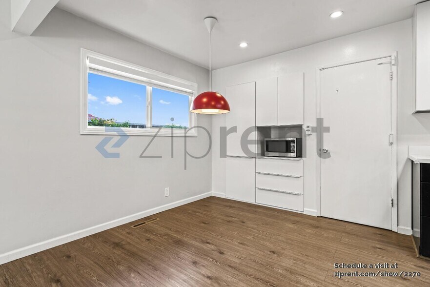 Building Photo - 3353 Valley Square Ln