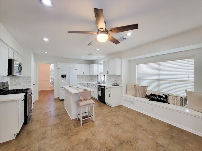 Building Photo - 5810 Forest Land Dr