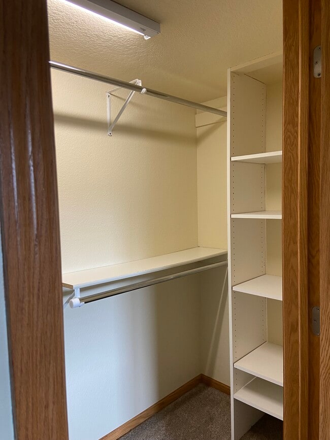 Building Photo - 1434 Clearwater Ridge Ct