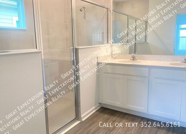 Building Photo - 4706 SW 83rd Lp