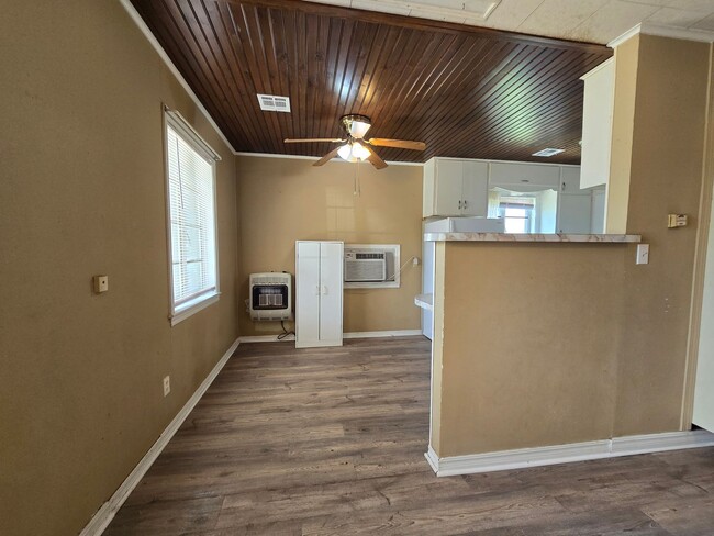 Building Photo - Cute 2 bedroom home near OBU