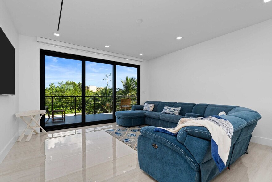 Building Photo - 136 Coco Plum Dr