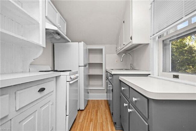 Building Photo - 437 Connecticut Ave