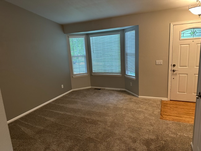 Building Photo - 9491 Cove Creek Dr