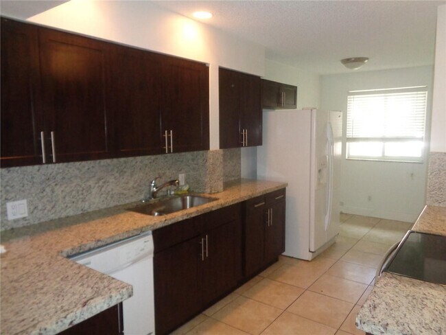Building Photo - 10939 W Broward Blvd