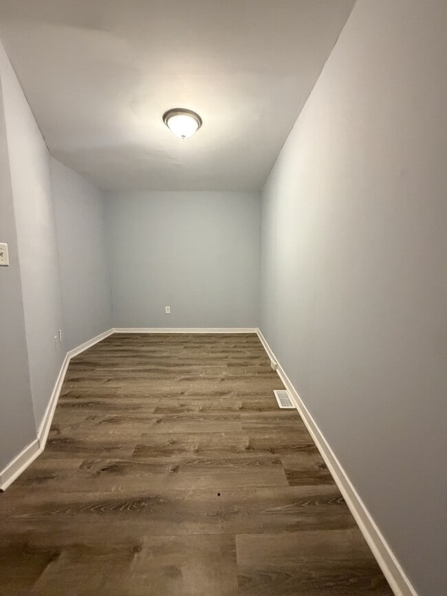 Building Photo - 1617 Darley Ave