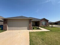 Building Photo - 332 Blue Dr