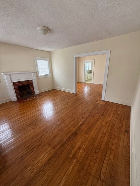 Building Photo - 160 20th St NE