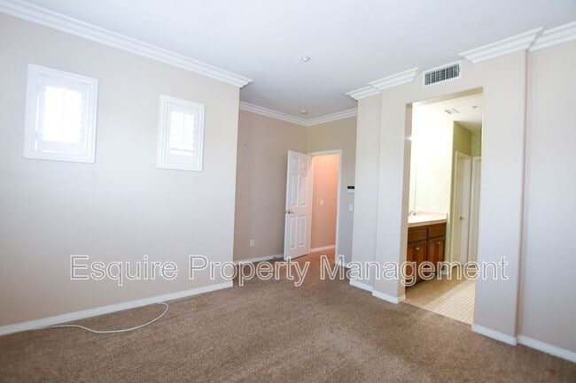 Building Photo - 3395 Shadetree Way