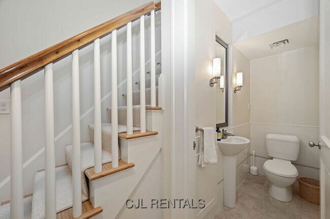 Building Photo - 29 Merrill Rd