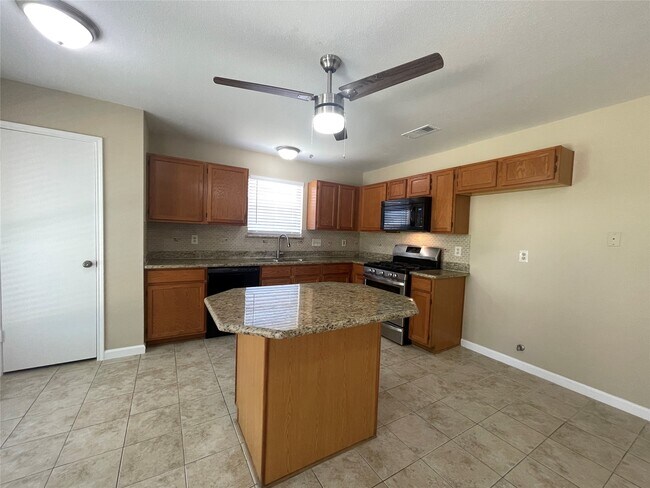 Building Photo - 3611 Shadow Trail