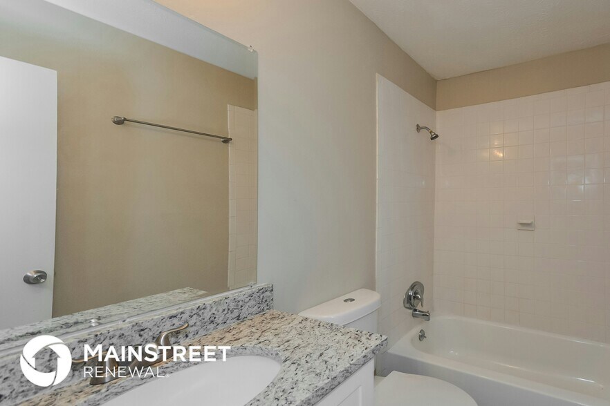 Building Photo - 5869 Bobbin Ln