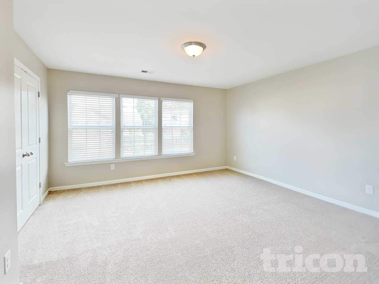 Building Photo - 452 Victory Ln