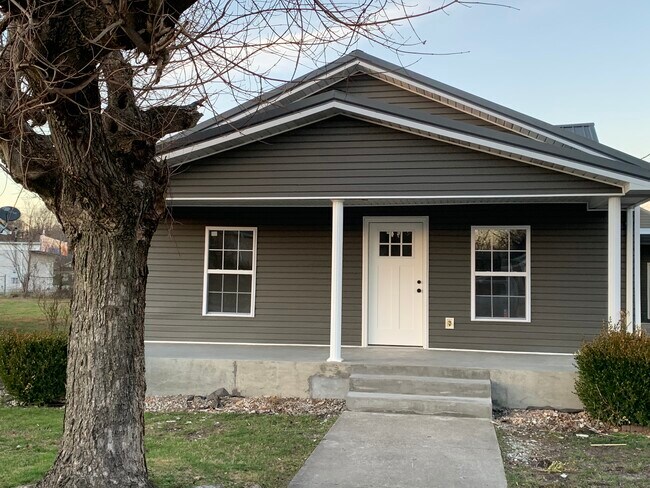 Primary Photo - 202 19th street A