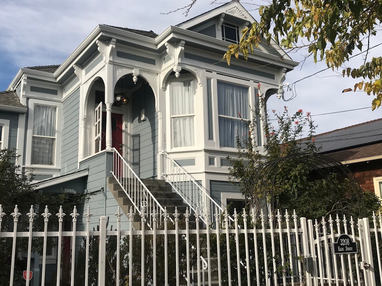 Building Photo - 3208 Ellis St
