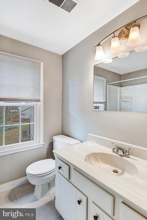 Building Photo - 5847 New England Woods Dr