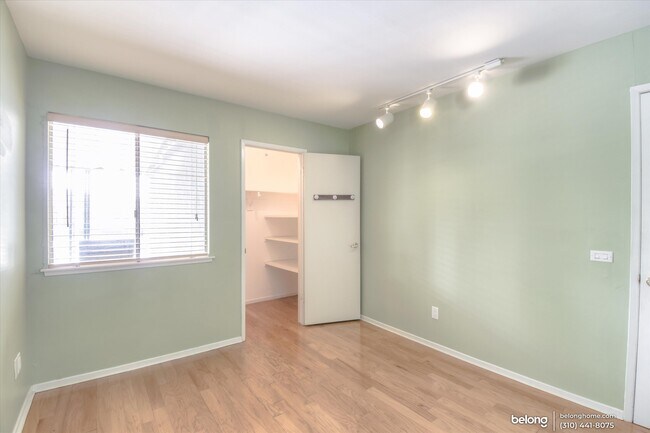Building Photo - 26078 Adamor Rd