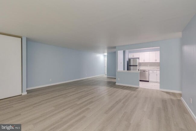 Building Photo - 1929 The Woods II