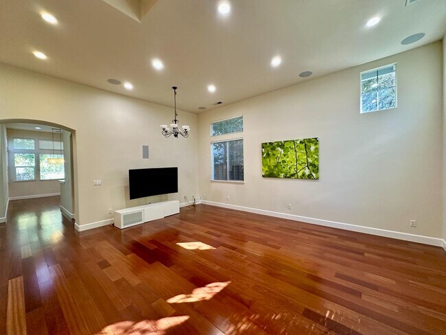 Building Photo - 3980 Avignon Ln