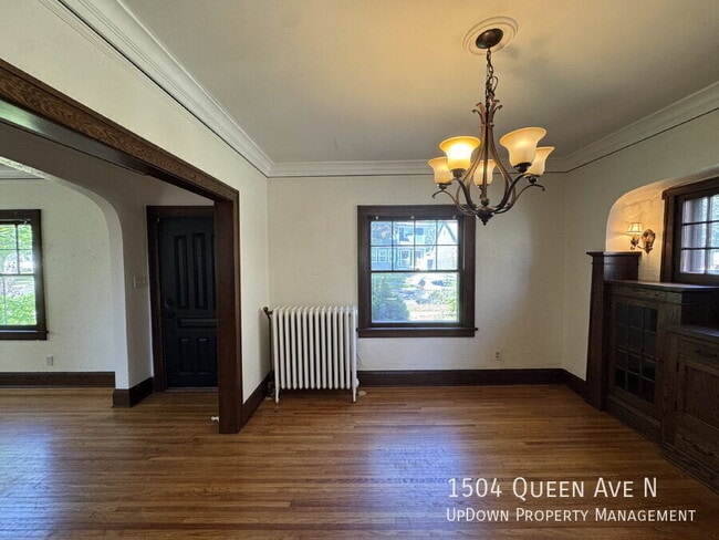 Building Photo - 1504 Queen Ave N