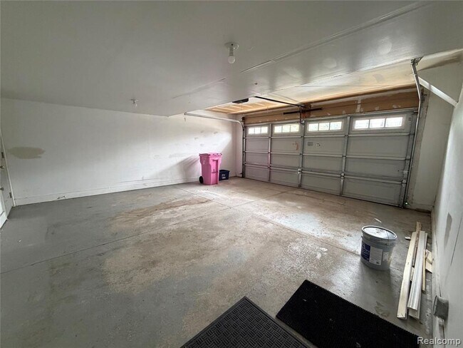 Building Photo - 758 Sandalwood Dr